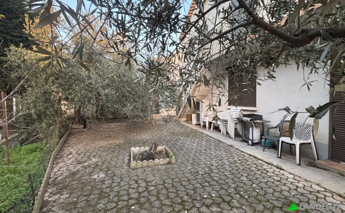 Villa for Sale 711 Bd de lOrb, 34460 Cessenon-sur-Orb, Cessenon-sur-Orb, Herault, Occitanie, France. Photo 6