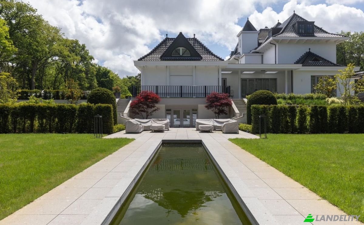 Villa for Sale Vogelenzangseweg 7, 2111 HP Aerdenhout, Aerdenhout, Bloemendaal, North Holland, Netherlands. Photo 2