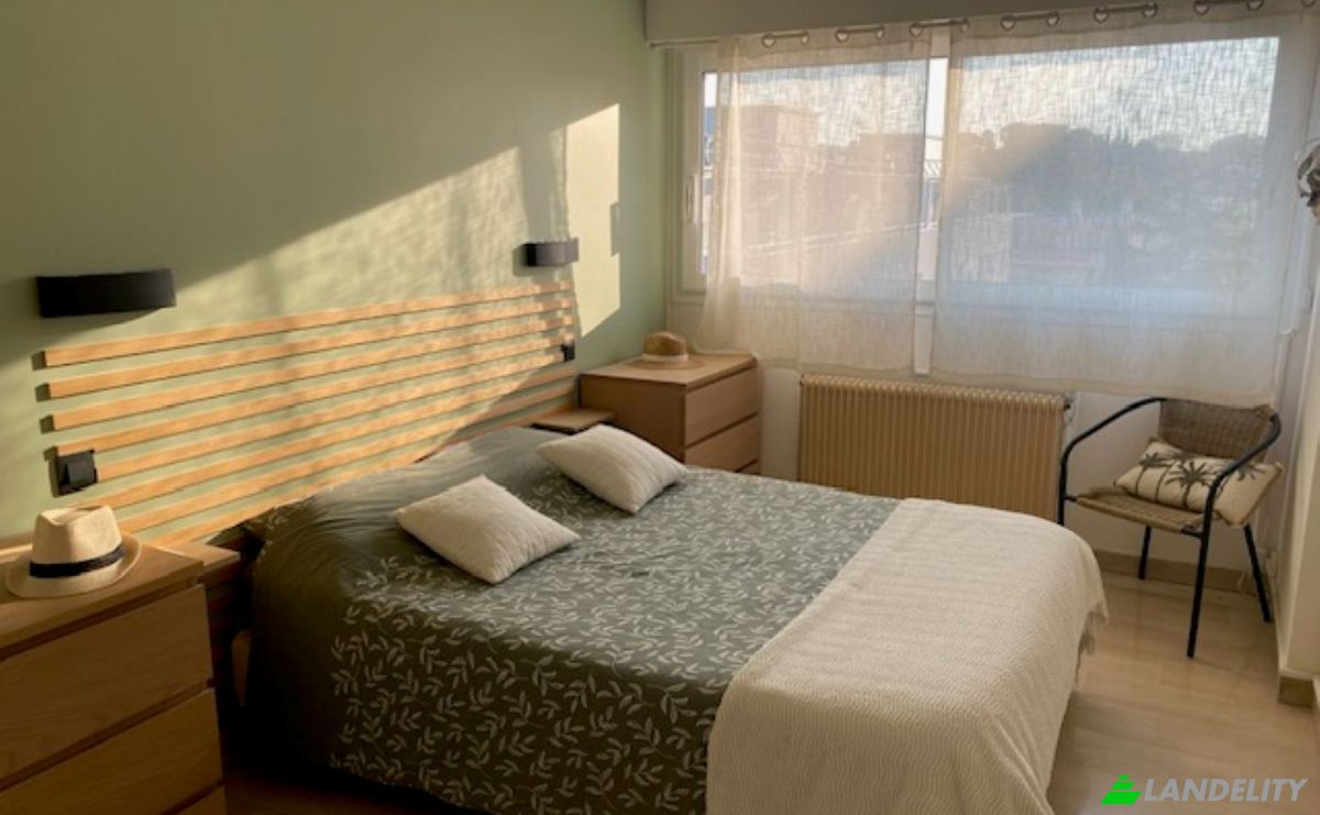 Apartment for Sale 11 Pass Cauvi, 06600 Antibes, Antibes, Alpes-Maritimes, Provence-Alpes-Cote dAzur, France. Photo 3