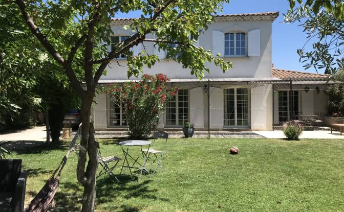 Villa for Sale - Lirac, France