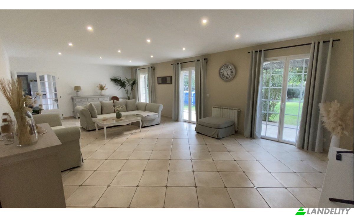 Villa for Sale 155 Chem des Carrieres, 30126 Lirac, Lirac, Gard, Occitanie, France. Photo 7