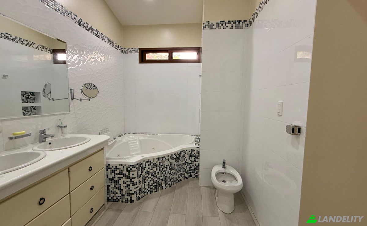 Villa for Sale Bellavista 090708, Guayaquil, Guayas, Ecuador. Photo 7