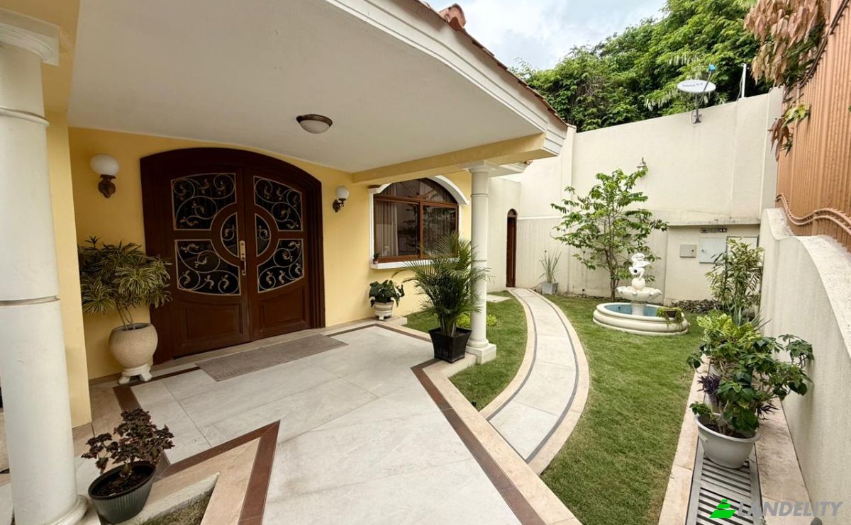 Villa for Sale Bellavista 090708, Guayaquil, Guayas, Ecuador. Photo 3