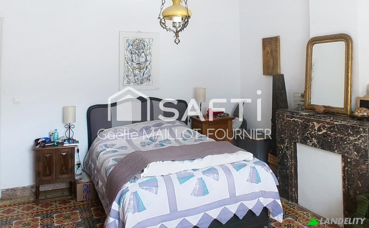 Villa for Sale 23 Av Guillaume Julia, 66260 Saint-Laurent-de-Cerdans, Saint-Laurent-de-Cerdans, Pyrenees-Orientales, Occitanie, France. Photo 4