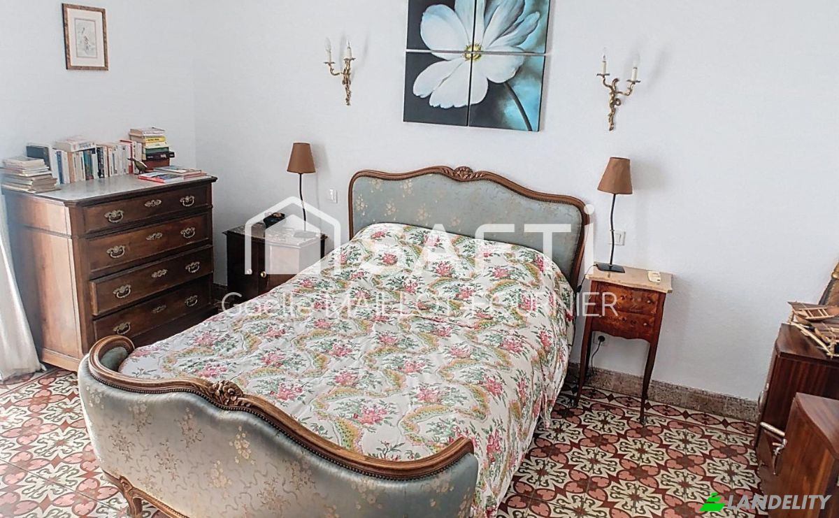 Villa for Sale 23 Av Guillaume Julia, 66260 Saint-Laurent-de-Cerdans, Saint-Laurent-de-Cerdans, Pyrenees-Orientales, Occitanie, France. Photo 5