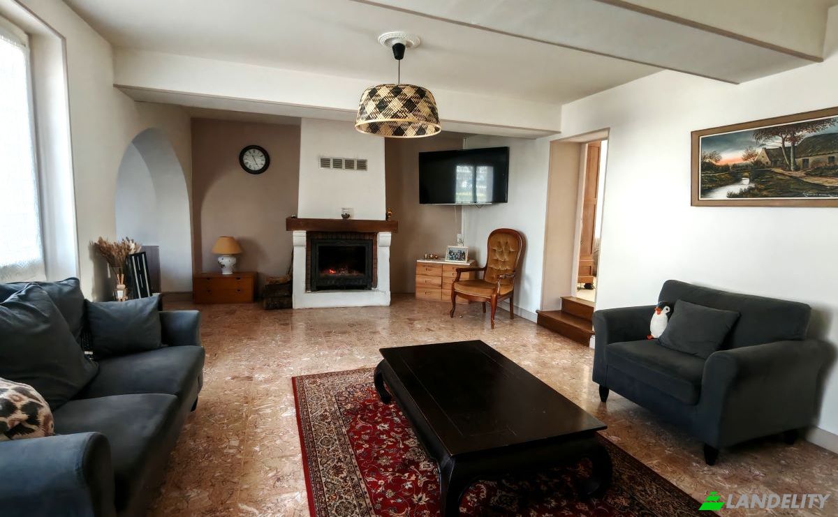 Single Family Home for Sale 20 Rte de Bourbon, 58250 La Nocle-Maulaix, La Nocle-Maulaix, Nievre, Bourgogne-Franche-Comte, France. Photo 2