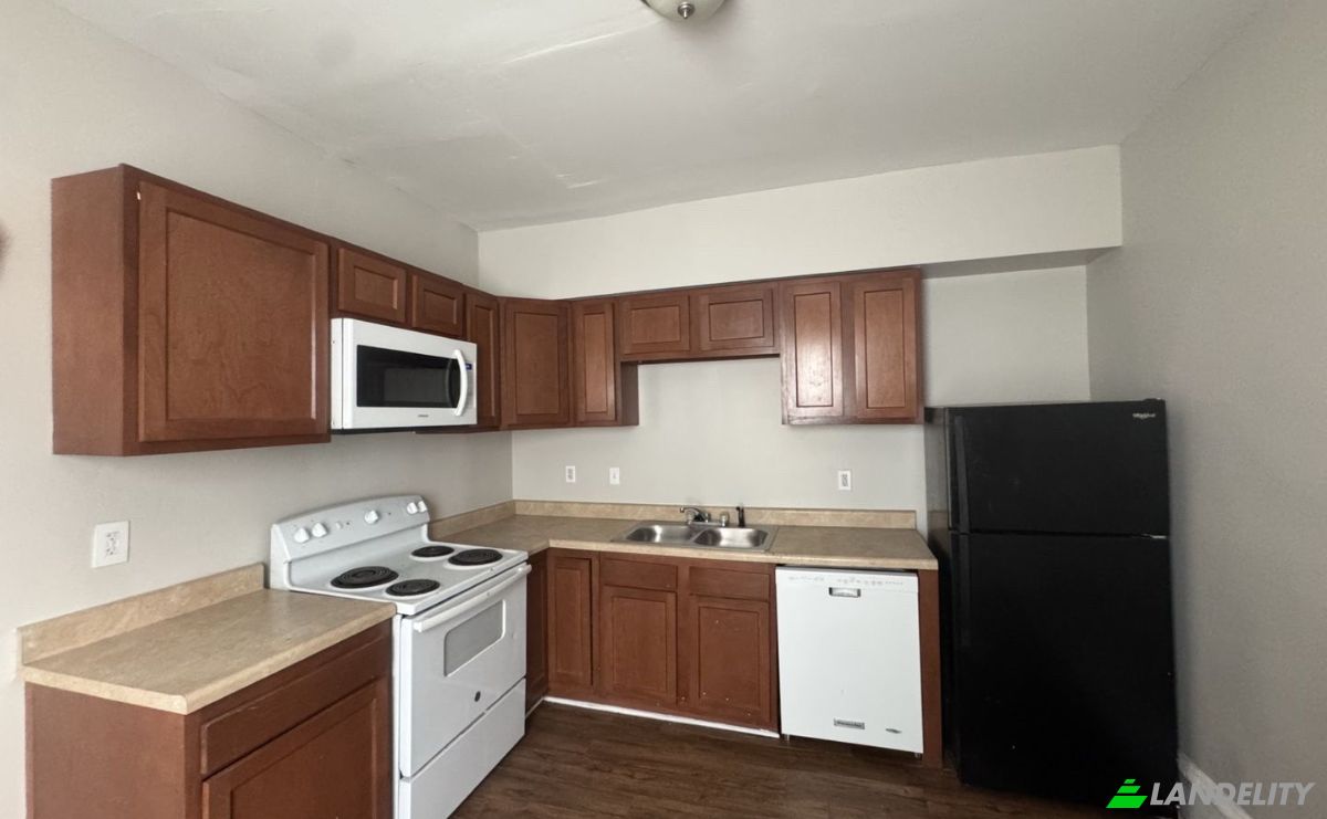 Bungalow for Rent Holmebrook Vly Trl, Chesterfield S40 4UF, Chesterfield, Derbyshire, England, United Kingdom. Photo 1