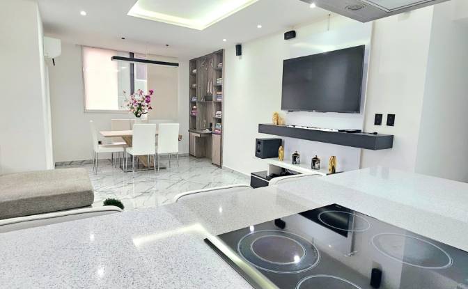 Apartment for Sale Av Bolivar, Lecheria 6016. Photo#2