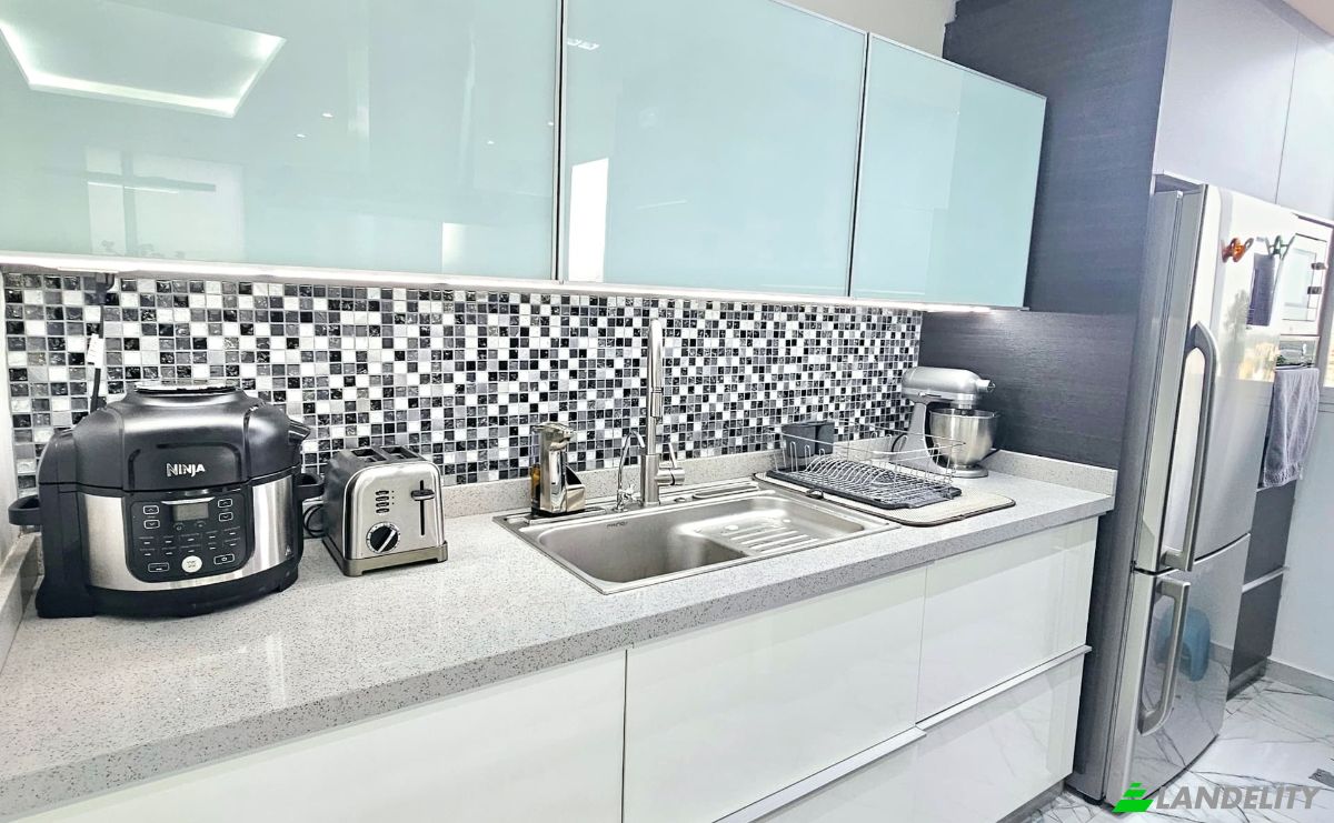 Apartment for Sale Av Bolivar, Lecheria 6016, Lecheria, Diego Bautista Urbaneja Municipality, Anzoategui, Venezuela. Photo 4