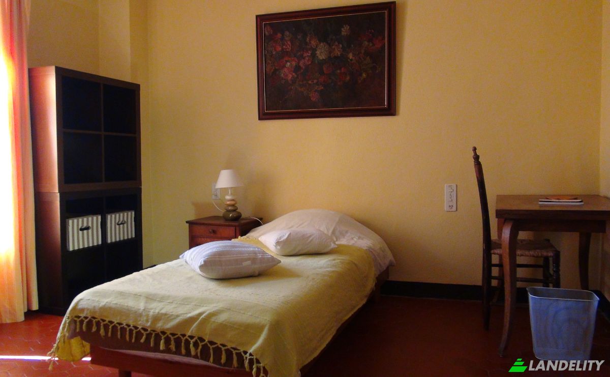 Single Family Home for Sale 4 Place Galerie de Gaulle, 06520 Grasse, Grasse, Alpes-Maritimes, Provence-Alpes-Cote dAzur, France. Photo 5
