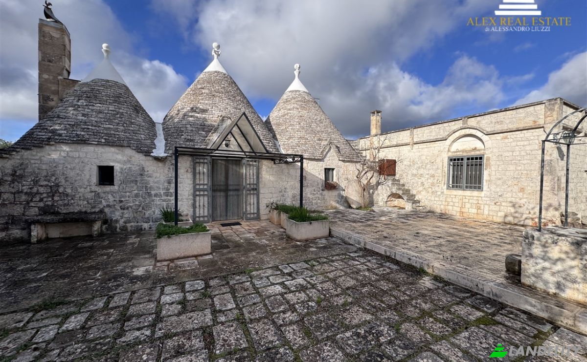 Villa for Sale Contrada S Salvatore, 72017 Ostuni BR, Ostuni, Province of Brindisi, Apulia, Italy. Photo 1