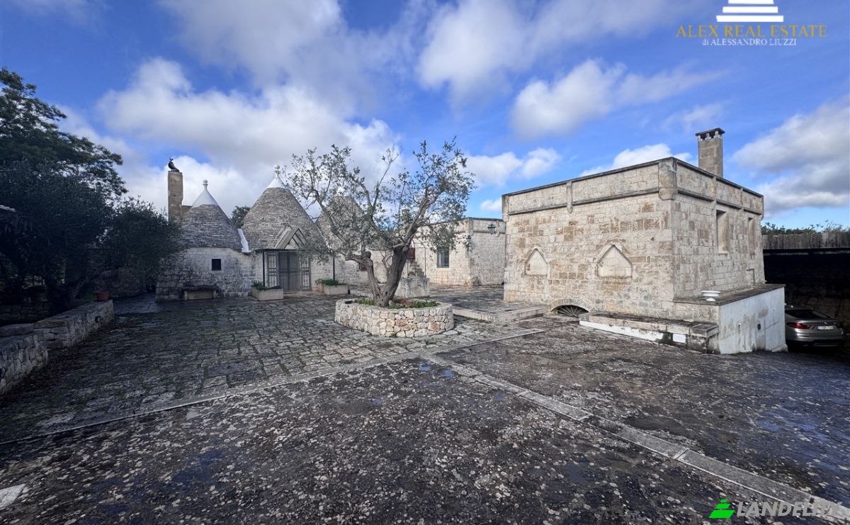 Villa for Sale Contrada S Salvatore, 72017 Ostuni BR, Ostuni, Province of Brindisi, Apulia, Italy. Photo 4
