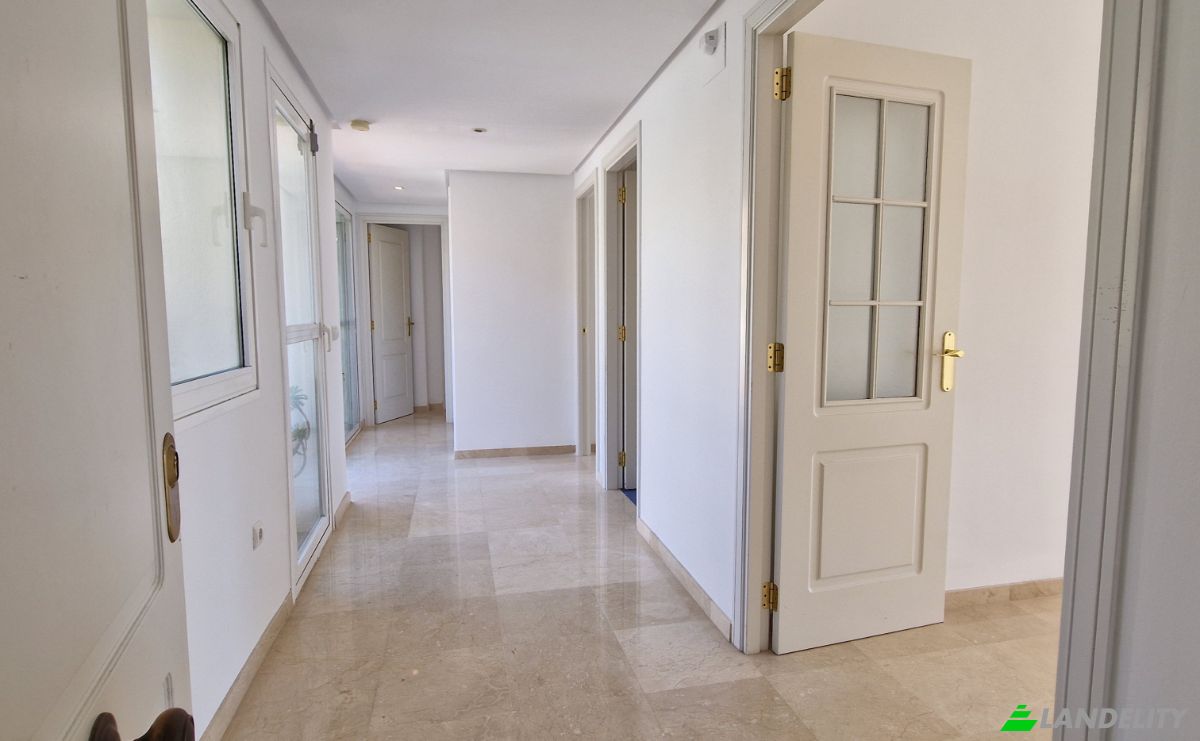 Apartment for Sale C Jose Orbaneja, Calahonda, Sitio de Calahonda, Malaga, Andalusia, Spain. Photo 22