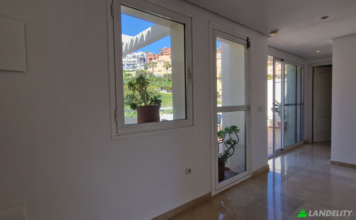 Apartment for Sale C Jose Orbaneja, Calahonda, Sitio de Calahonda, Malaga, Andalusia, Spain. Photo 7