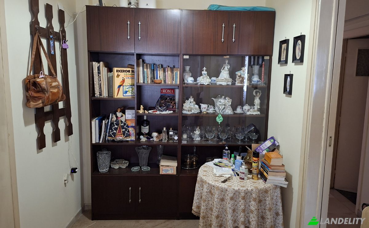 Single Family Home for Sale Isminis 23, Athina 104 44, Athens, Attica, Decentralized Administration of Attica, Greece. Photo 9