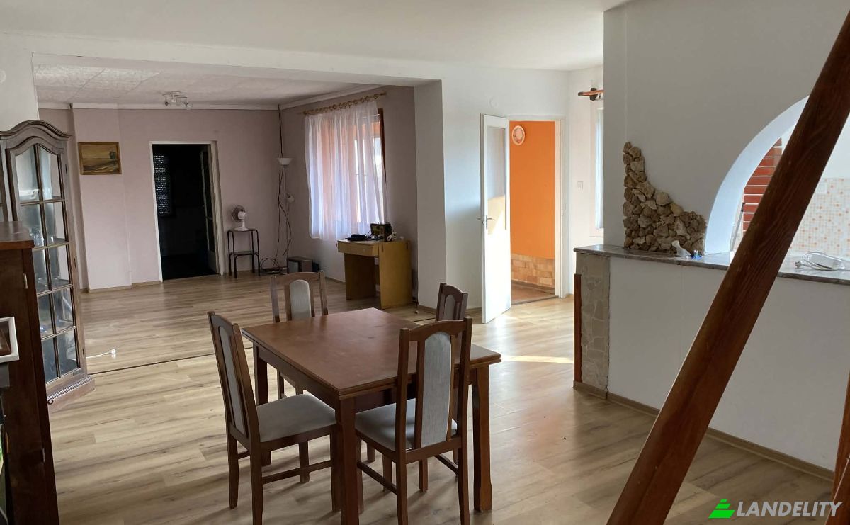 Single Family Home for Sale Tokaj, Tokaj District, Borsod-Abauj-Zemplen, Hungary, Szechenyi stny 13, 3910 Hungary. Photo 2