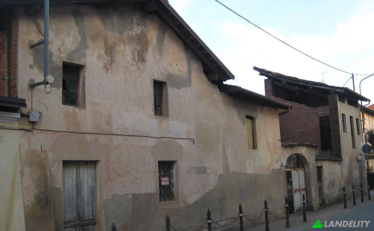 Townhouse for Sale SP69, 13045 Lozzolo VC, Lozzolo, Province of Vercelli, Piedmont, Italy. Photo 2