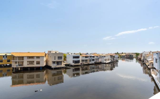 Villa for Sale Av Daniel Camejo Octavio. Photo#8 Villa for Sale Av Daniel Camejo Octavio. Photo#8