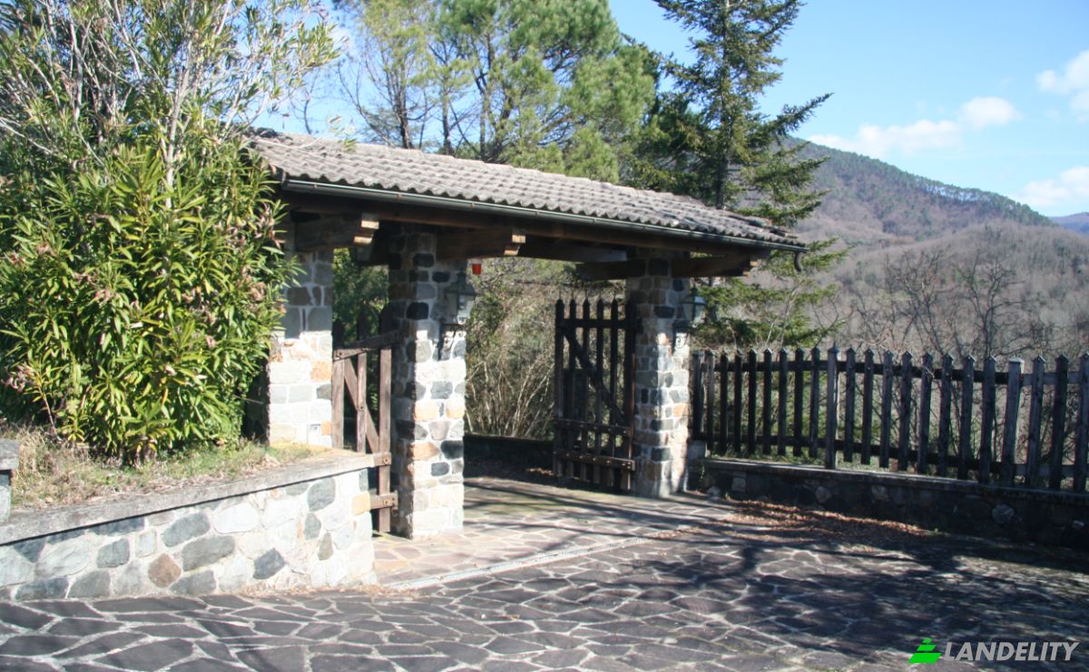 Villa for Sale Case Sparse Calcinara, 19020 Sesta Godano SP, Sesta Godano, Province of La Spezia, Liguria, Italy. Photo 1