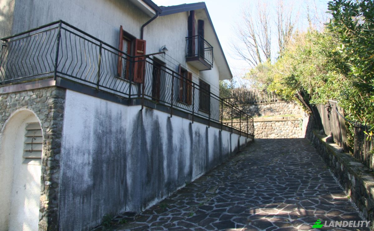 Villa for Sale Case Sparse Calcinara, 19020 Sesta Godano SP, Sesta Godano, Province of La Spezia, Liguria, Italy. Photo 10