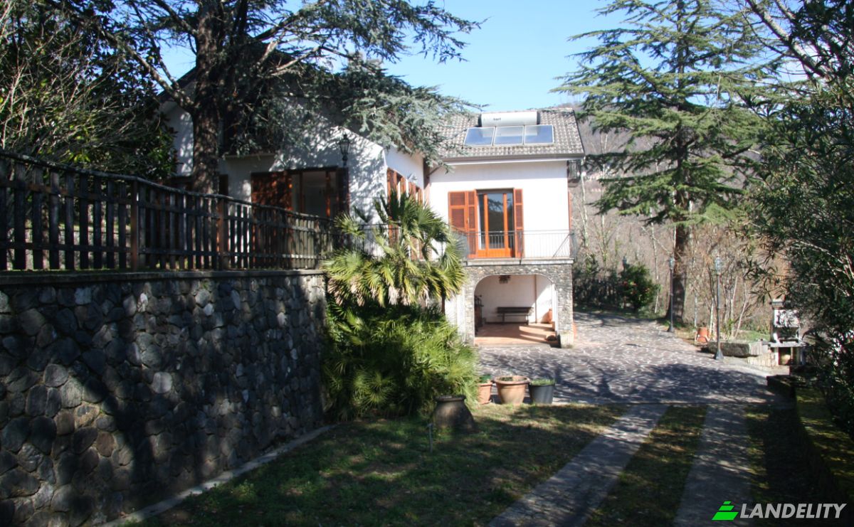 Villa for Sale Case Sparse Calcinara, 19020 Sesta Godano SP, Sesta Godano, Province of La Spezia, Liguria, Italy. Photo 15