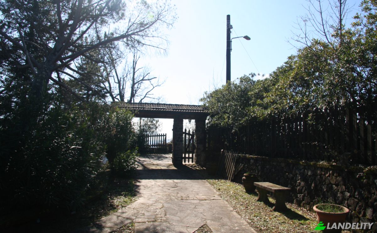 Villa for Sale Case Sparse Calcinara, 19020 Sesta Godano SP, Sesta Godano, Province of La Spezia, Liguria, Italy. Photo 2