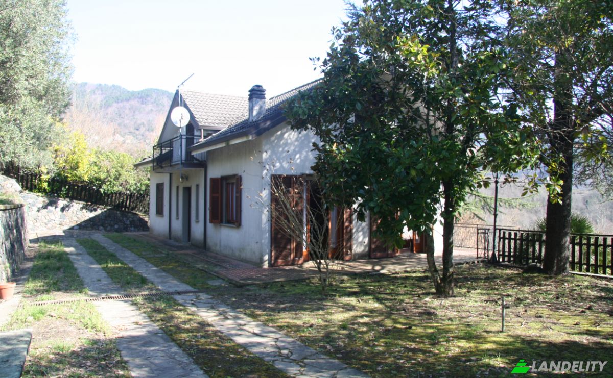 Villa for Sale Case Sparse Calcinara, 19020 Sesta Godano SP, Sesta Godano, Province of La Spezia, Liguria, Italy. Photo 4