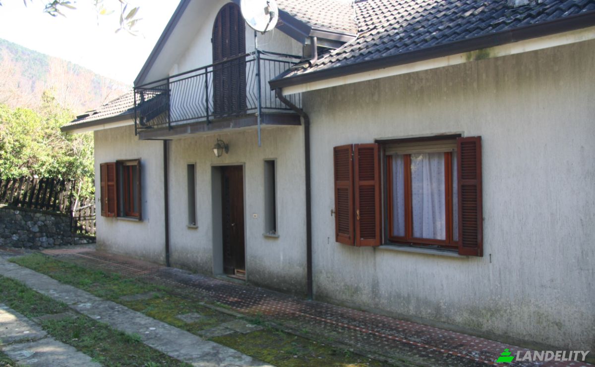 Villa for Sale Case Sparse Calcinara, 19020 Sesta Godano SP, Sesta Godano, Province of La Spezia, Liguria, Italy. Photo 5