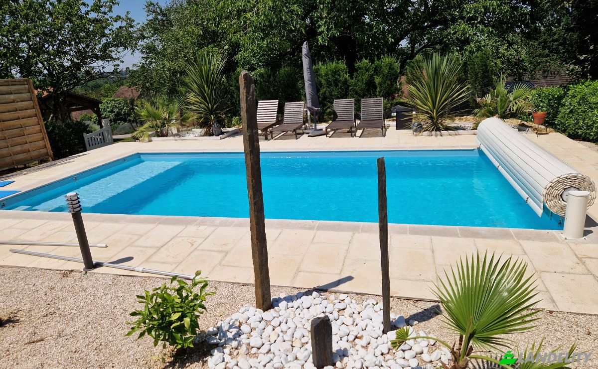 Townhouse for Sale 28 Rue de la Republique, 24030 Beauregard-de-Terrasson, Beauregard-de-Terrasson, Dordogne, Nouvelle-Aquitaine, France. Photo 2