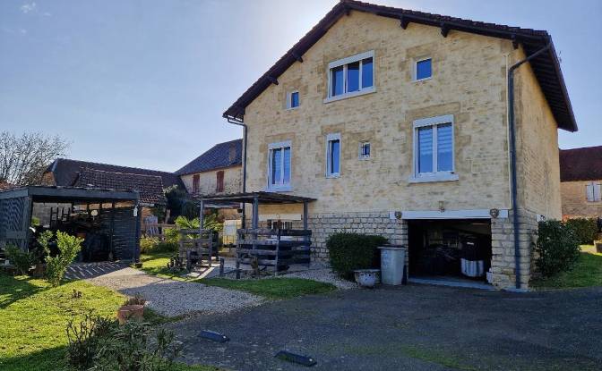 Townhouse for Sale 28 Rue de la Republique. Photo#7