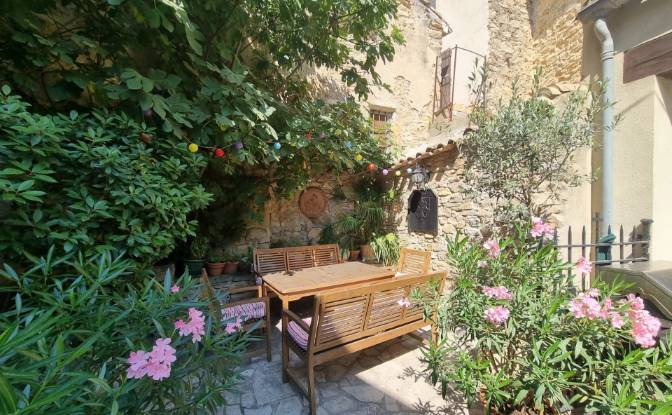 Townhouse for Sale 1 Rue Saint-Croix. Photo#3