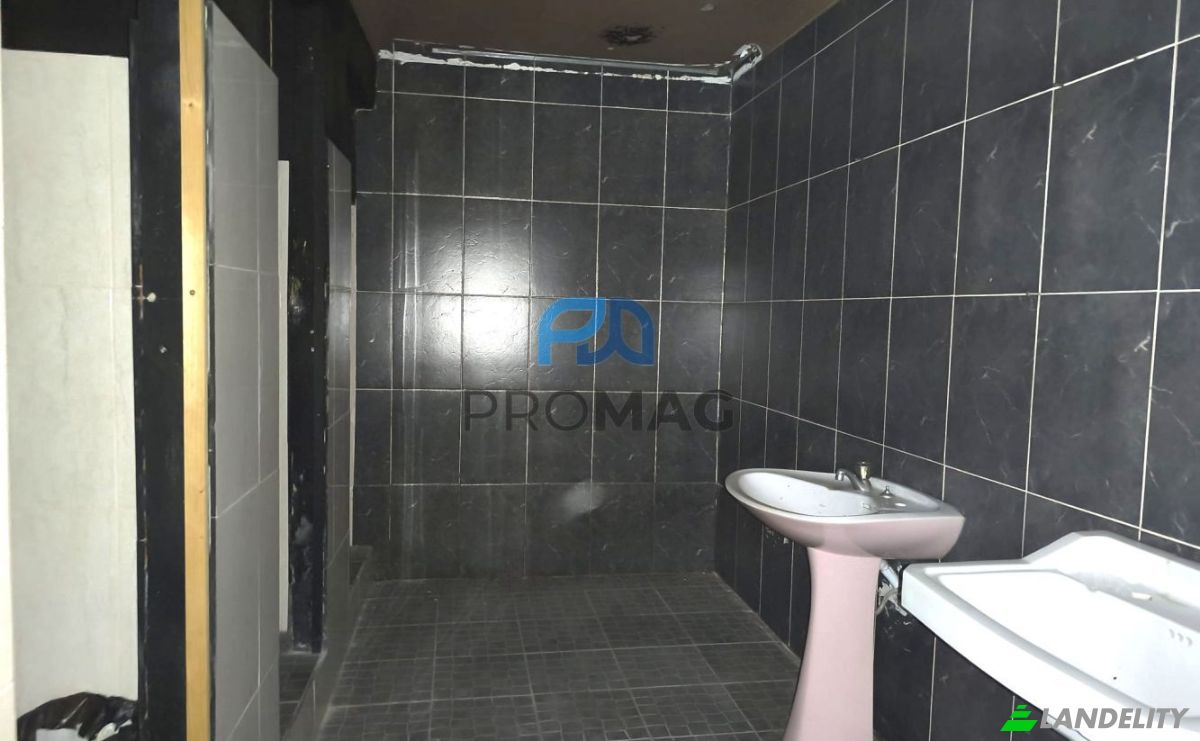 Commercial Building for Sale R Gomes Freire 96, 3880-229 Ovar, Ovar, Aveiro District, Portugal. Photo 1