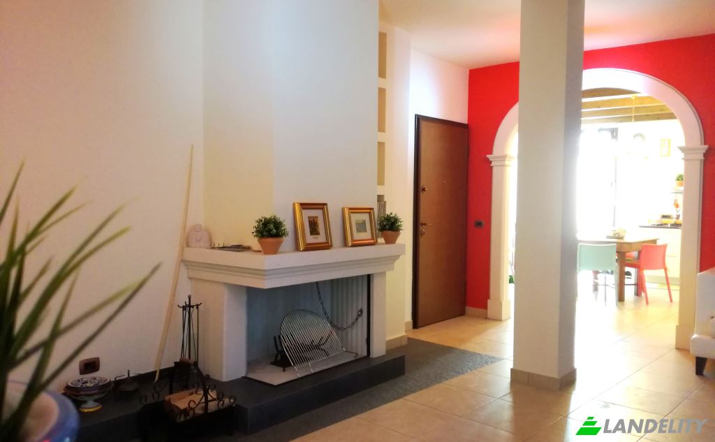 Квартира продаж Via Umberto, 97013 Comiso RG, Comiso, Free municipal consortium of Ragusa, Sicily, Italy. Фото 1