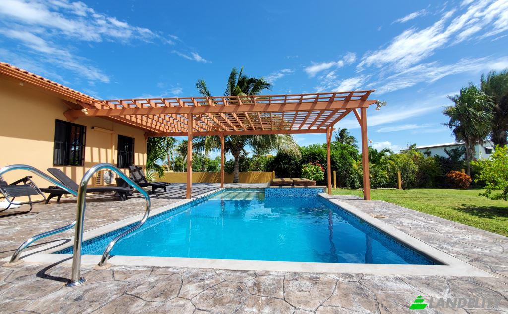 Single Family Home for Sale Contrabando Cove, Consejo, Corozal District, Belize. Photo 1