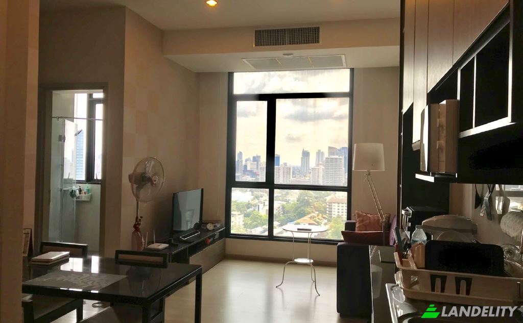 Apartment for Sale 10310 Khwaeng Bang Kapi, Khet Huai Khwang, Krung Thep Maha Nakhon 10310, Bangkok, Huai Khwang, Thailand. Photo 4