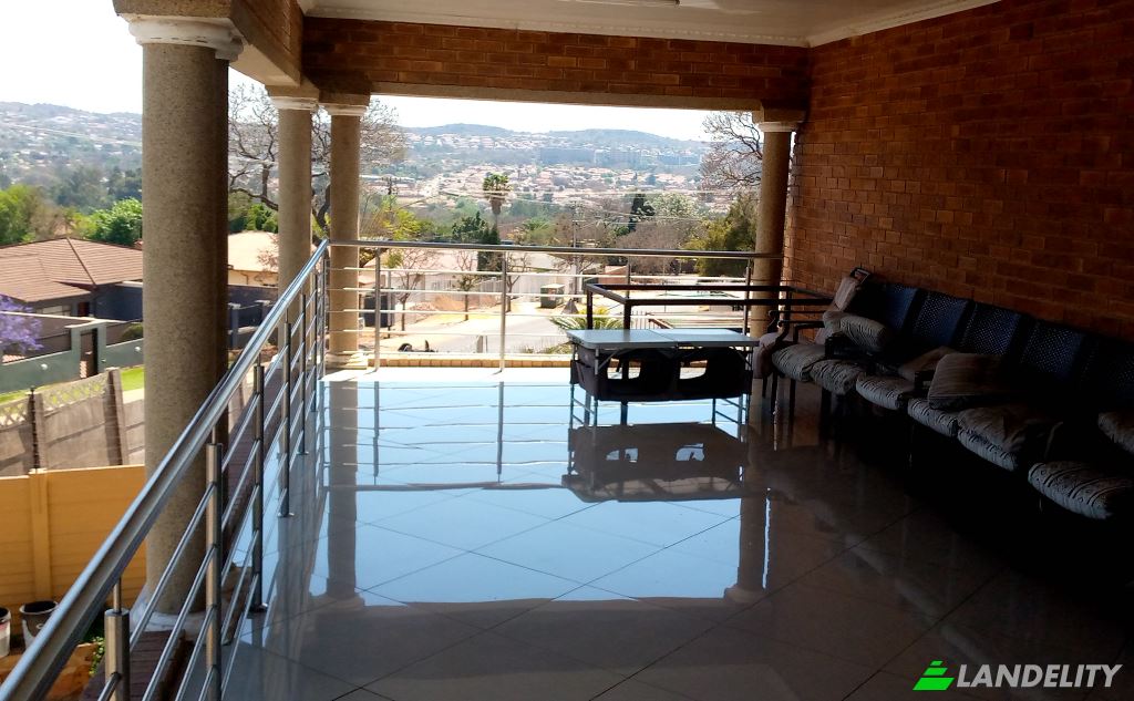 Single Family Home for Sale Marili Ave, Val-De-Grace, Pretoria, City of Tshwane Metropolitan Municipality, Gauteng, South Africa. Photo 12