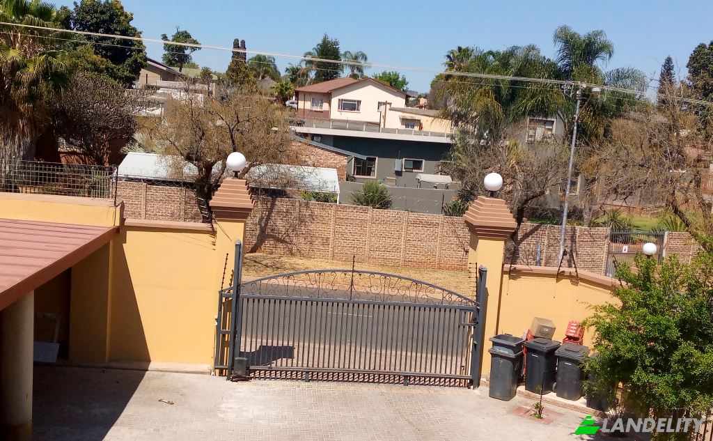 Single Family Home for Sale Marili Ave, Val-De-Grace, Pretoria, City of Tshwane Metropolitan Municipality, Gauteng, South Africa. Photo 14