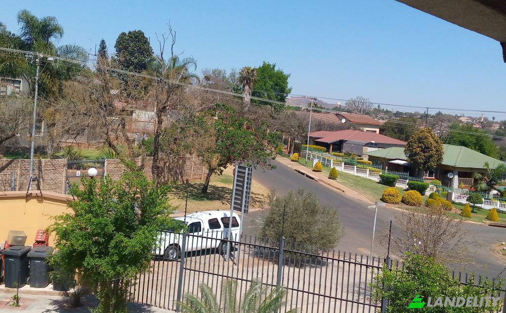 Single Family Home for Sale Marili Ave, Val-De-Grace, Pretoria, City of Tshwane Metropolitan Municipality, Gauteng, South Africa. Photo 15