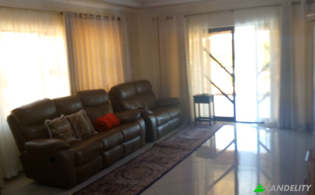 Single Family Home for Sale Marili Ave, Val-De-Grace, Pretoria, City of Tshwane Metropolitan Municipality, Gauteng, South Africa. Photo 21