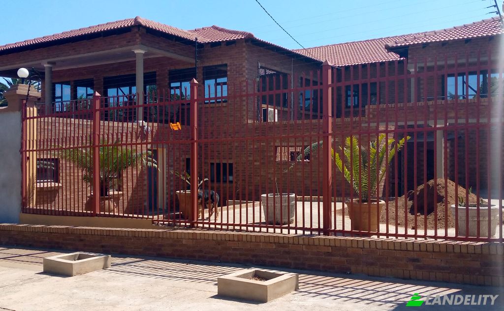 Single Family Home for Sale Marili Ave, Val-De-Grace, Pretoria, City of Tshwane Metropolitan Municipality, Gauteng, South Africa. Photo 5