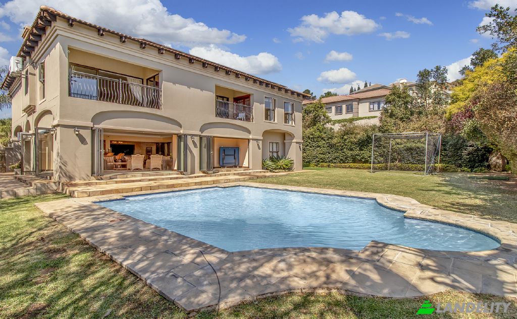 Single Family Home for Sale Mart Pl, Waterkloof Ridge, Pretoria, City of Tshwane Metropolitan Municipality, Gauteng, South Africa. Photo 1