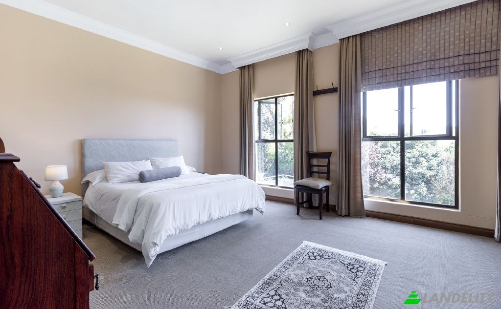 Single Family Home for Sale Mart Pl, Waterkloof Ridge, Pretoria, City of Tshwane Metropolitan Municipality, Gauteng, South Africa. Photo 11