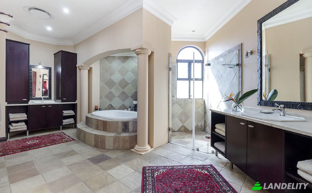 Single Family Home for Sale Mart Pl, Waterkloof Ridge, Pretoria, City of Tshwane Metropolitan Municipality, Gauteng, South Africa. Photo 18