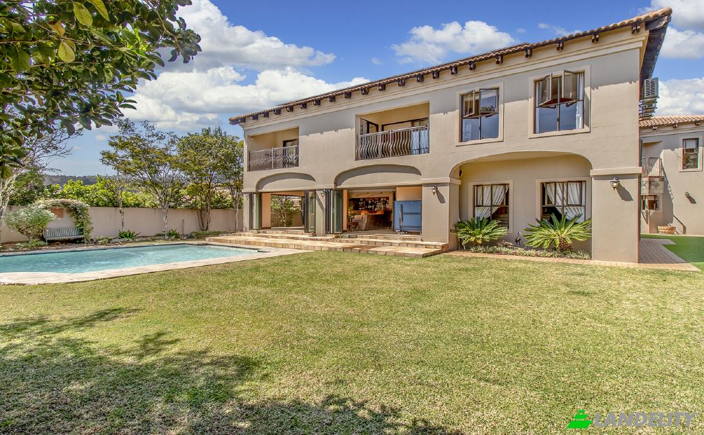 Single Family Home for Sale Mart Pl, Waterkloof Ridge, Pretoria, City of Tshwane Metropolitan Municipality, Gauteng, South Africa. Photo 2