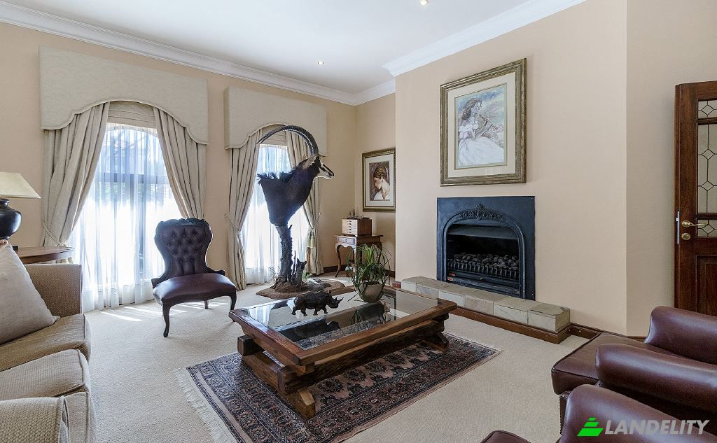 Single Family Home for Sale Mart Pl, Waterkloof Ridge, Pretoria, City of Tshwane Metropolitan Municipality, Gauteng, South Africa. Photo 7