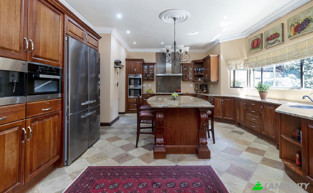 Single Family Home for Sale Mart Pl, Waterkloof Ridge, Pretoria, City of Tshwane Metropolitan Municipality, Gauteng, South Africa. Photo 8