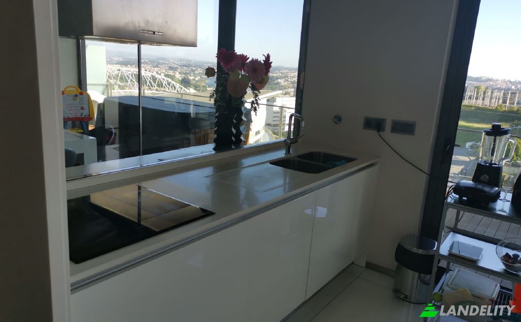 Apartment for Sale Inacio Alberto de Sousa, Porto, Porto District, Portugal. Photo 4