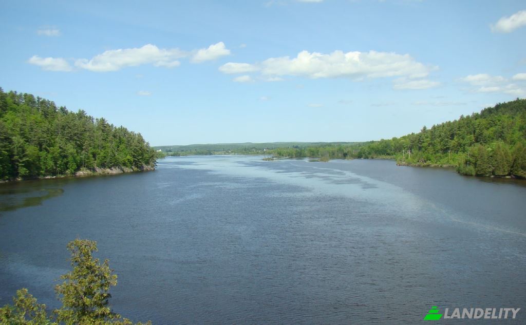 Single Family Home for Sale Rue de Havelock, Bryson, Outaouais, Quebec, Canada. Photo 1
