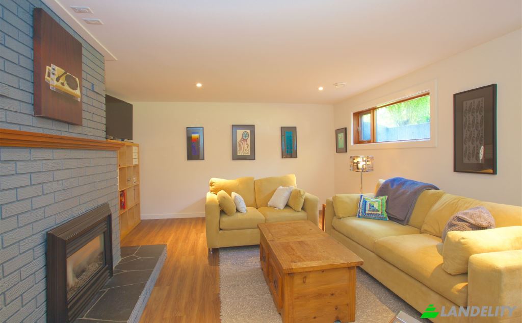 Single Family Home for Sale Hall Rd, Kelowna, Central Okanagan, British Columbia, Canada. Photo 19