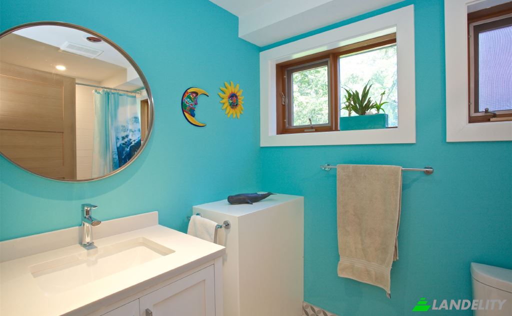 Single Family Home for Sale Hall Rd, Kelowna, Central Okanagan, British Columbia, Canada. Photo 20